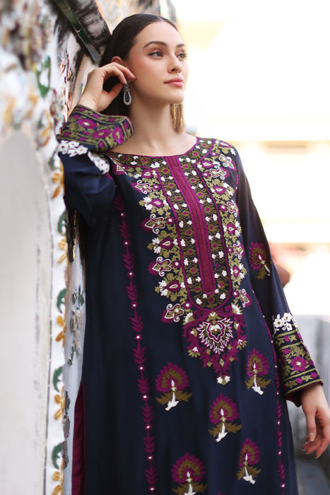 Aisha Imran. Luxury Pret - Women's Clothing